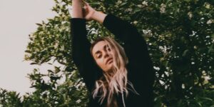 Read more about the article AMAARA shares dreamy new single and music video ‘Bright Lights’