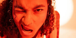 Read more about the article UCHE YARA unveils exciting debut single ‘www she hot’