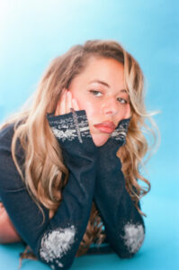 Read more about the article Nilüfer Yanya surprises with ‘Cold Heart’