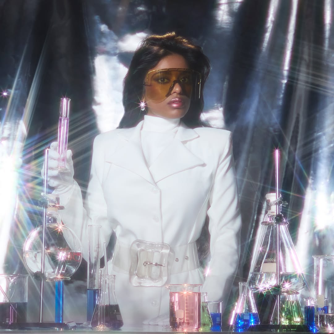 You are currently viewing Debbii Dawson unveils new single ‘Chemical Reaction’