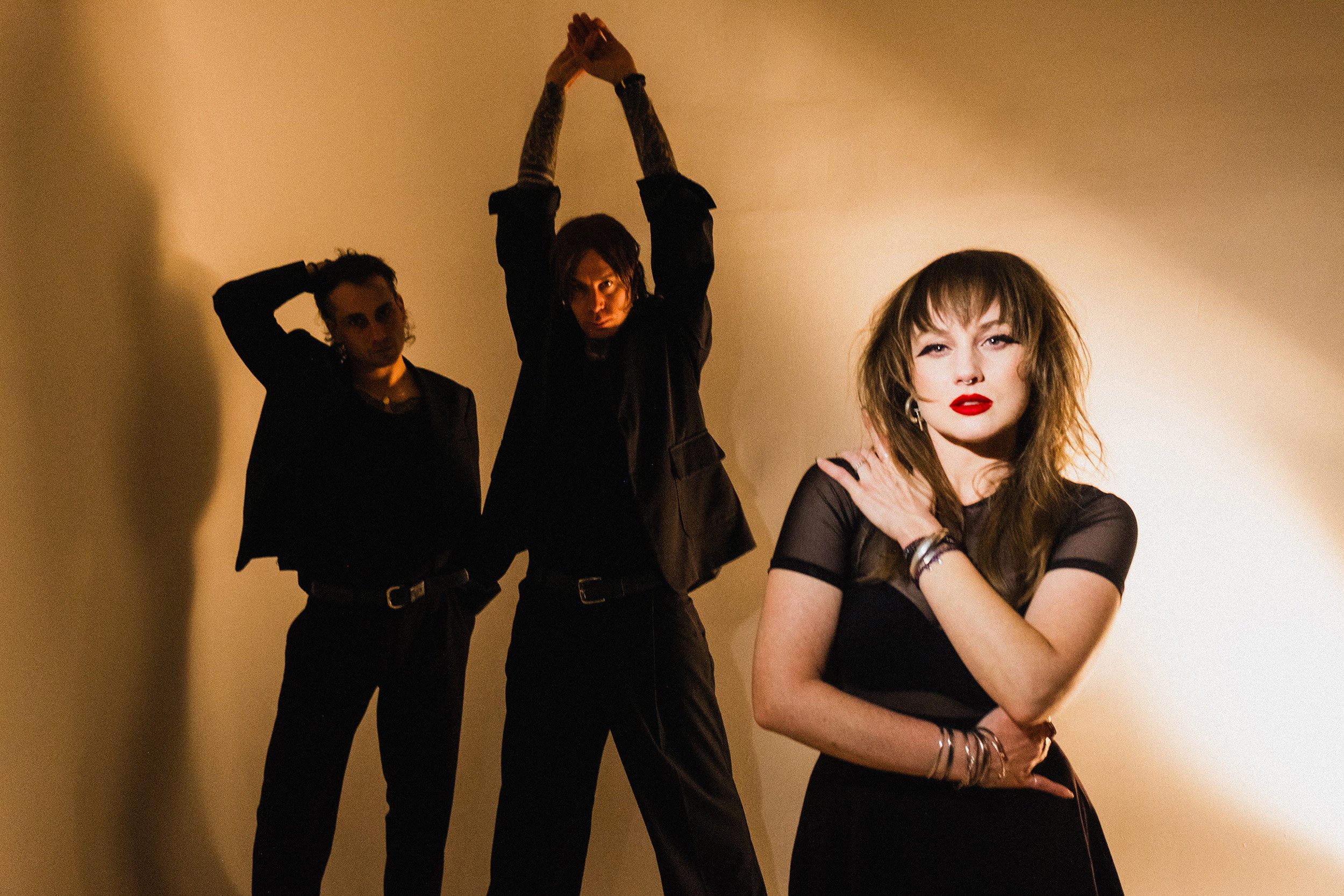 You are currently viewing Nuovo Testamento announces new EP ‘ Trouble’, shares ‘Picture Perfect’