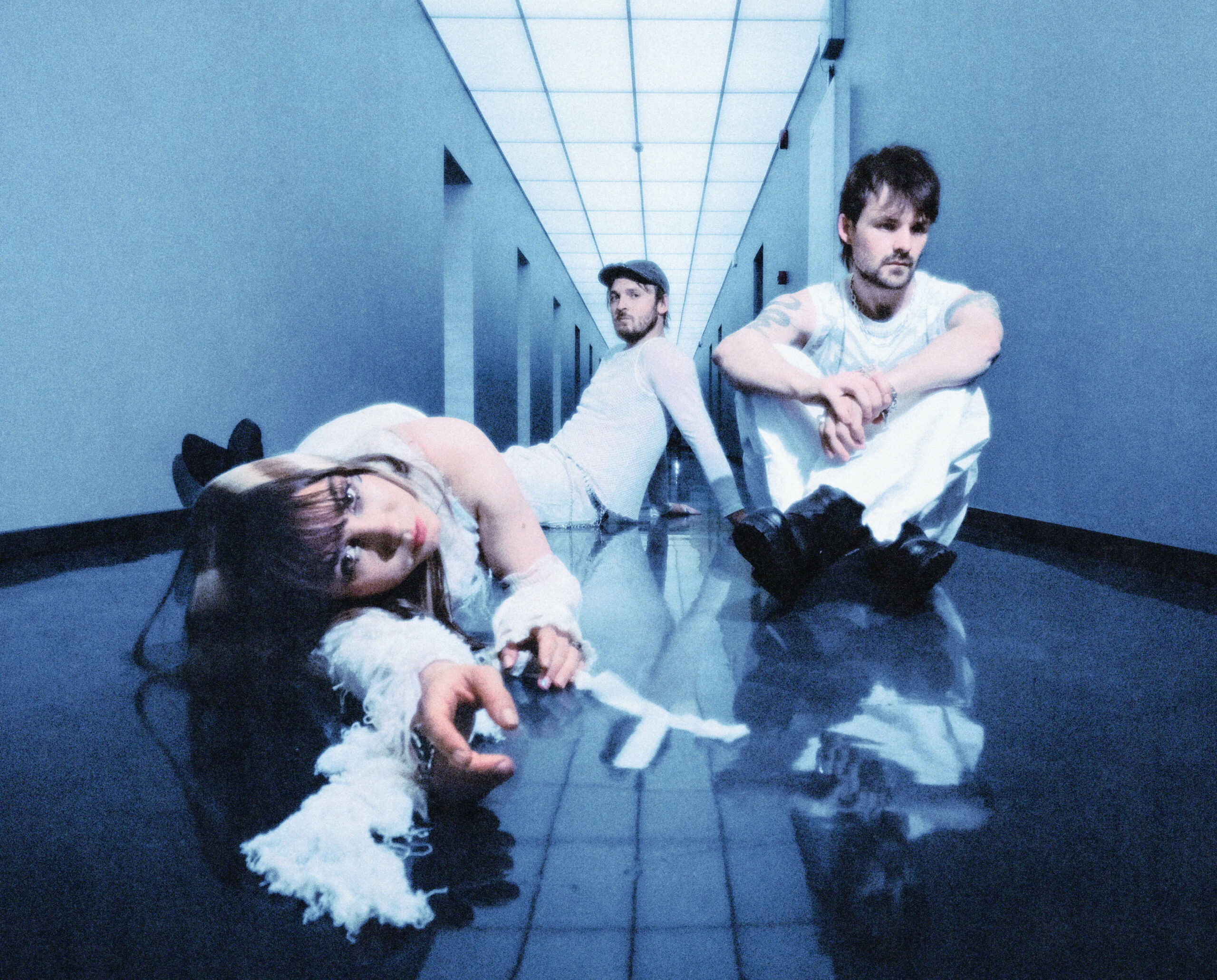You are currently viewing Night Tapes share stunning new single ‘helix’
