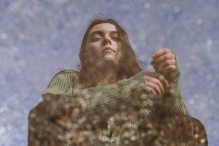 Read more about the article soft centre shares new single ‘Mazes’