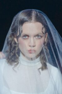 Read more about the article Maud navigates emotional isolation on ‘The Maze’