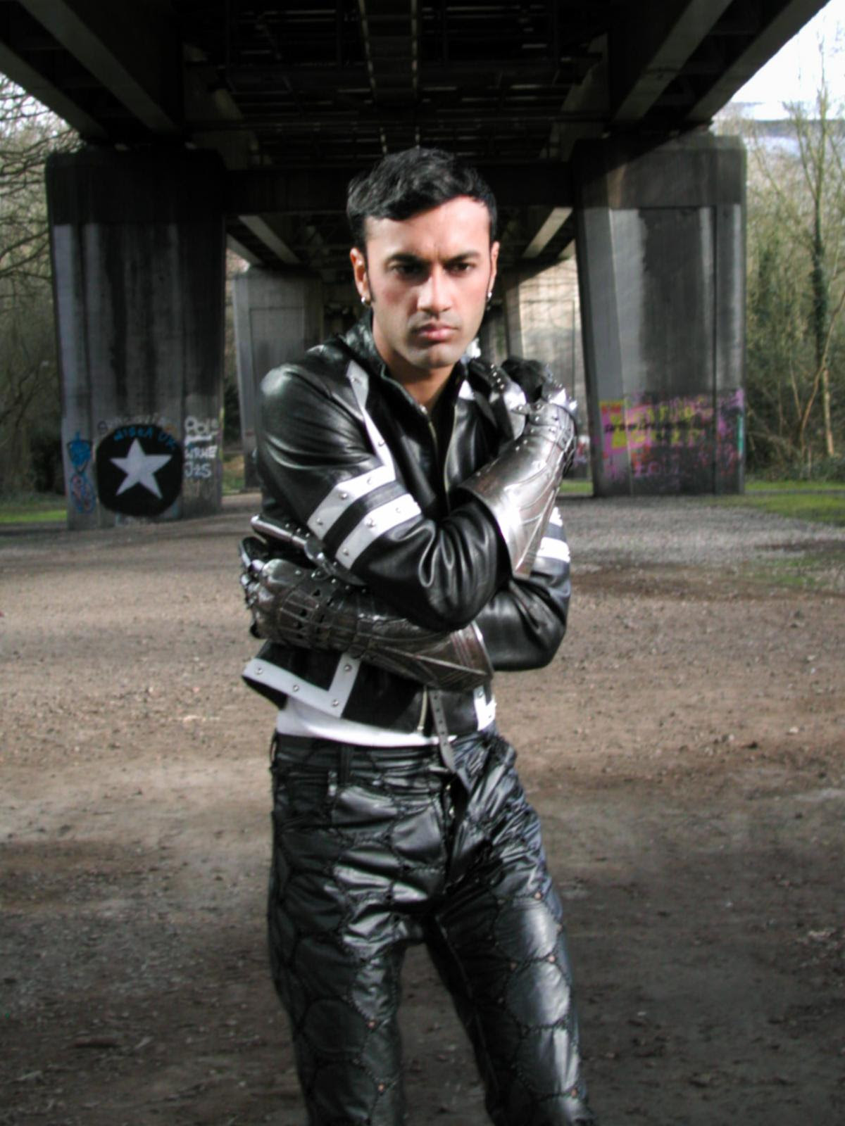 You are currently viewing Ray Laurél blends chaos and craving on ‘Sinner’