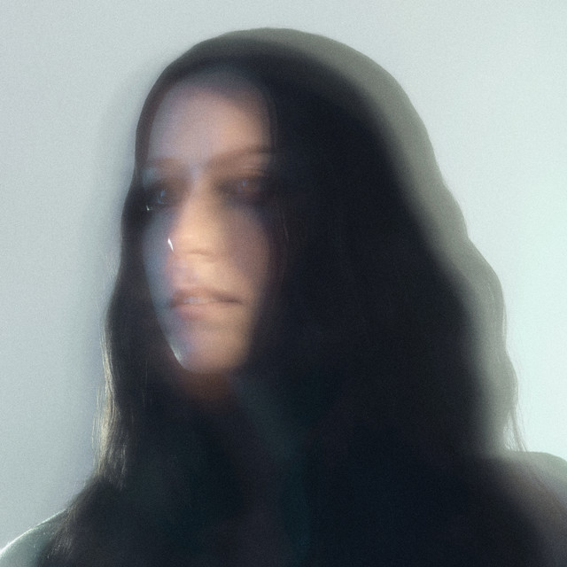 You are currently viewing Iris Caltwait shares music video for ‘Alchemy (Living Is Not For The Heart)’