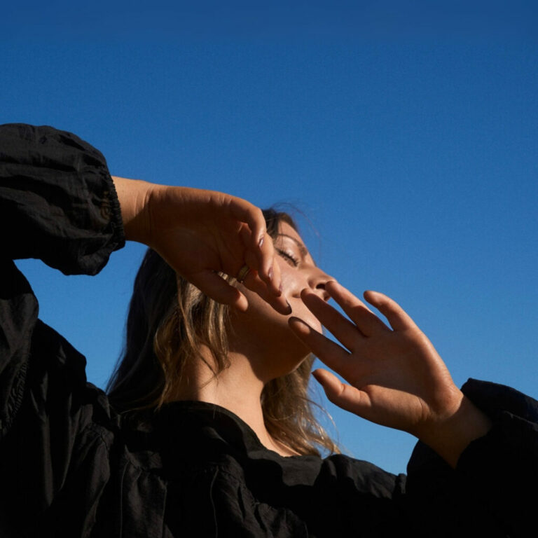 Read more about the article Sidney shares heartfelt new single ‘long haul’