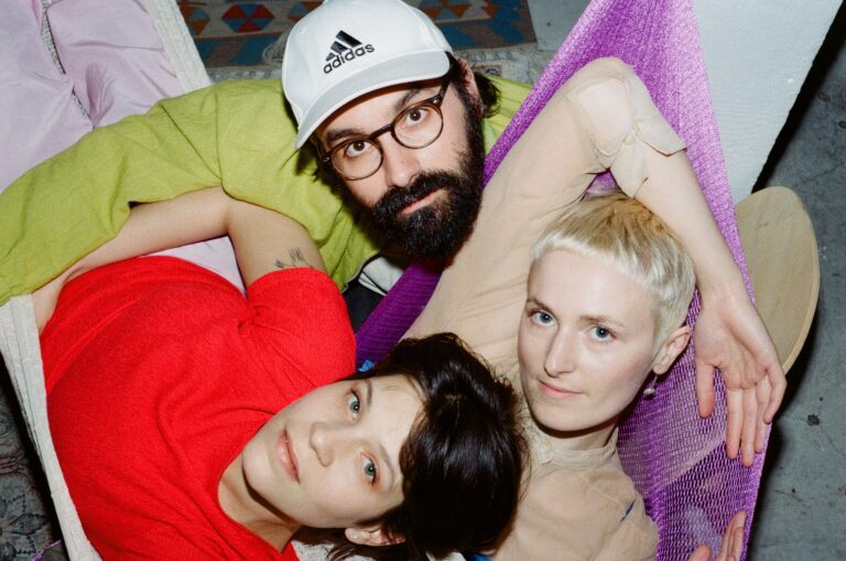 Read more about the article East Sister fall in love with music on new single ‘Mixtape’