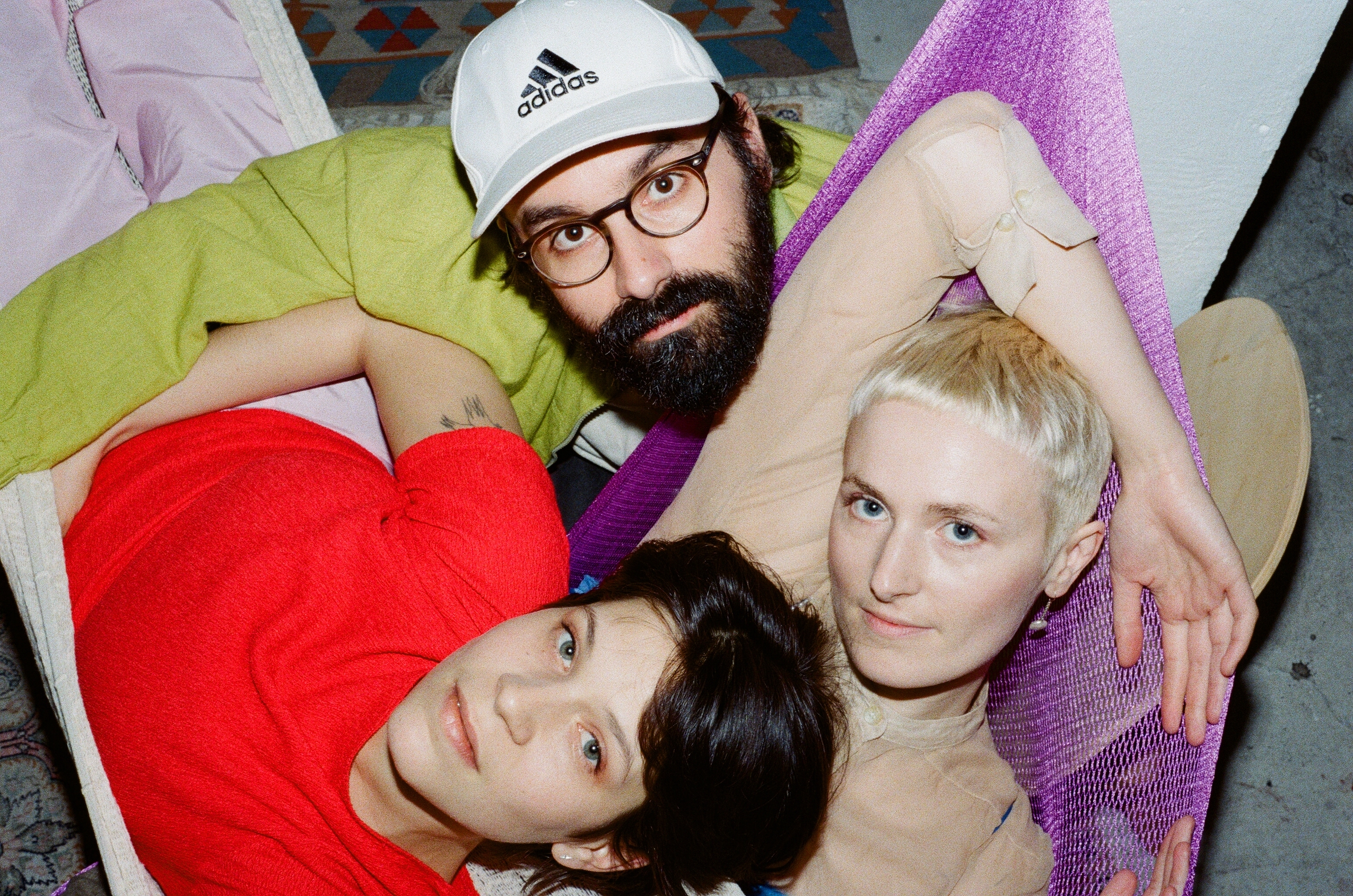 You are currently viewing East Sister fall in love with music on new single ‘Mixtape’