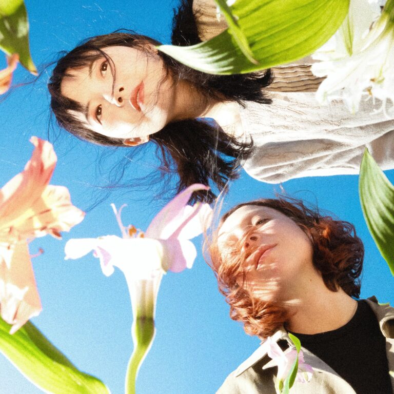 Read more about the article Qi Ming shares lush ‘she is gentle she is dear to me’ featuring Nan Macmillan