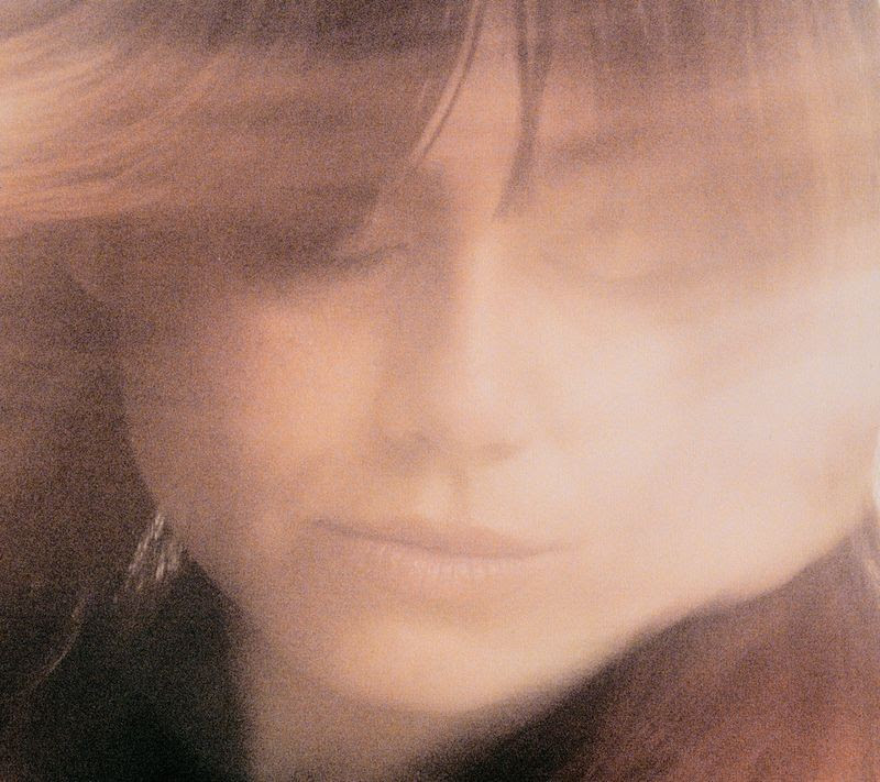 You are currently viewing Molina returns with hypnotic new single ‘Golden Brown Sugar’