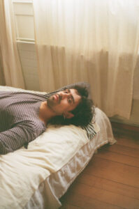 Read more about the article Window Sine shares dreamy debut with ‘Waiting’ / ‘Tree’