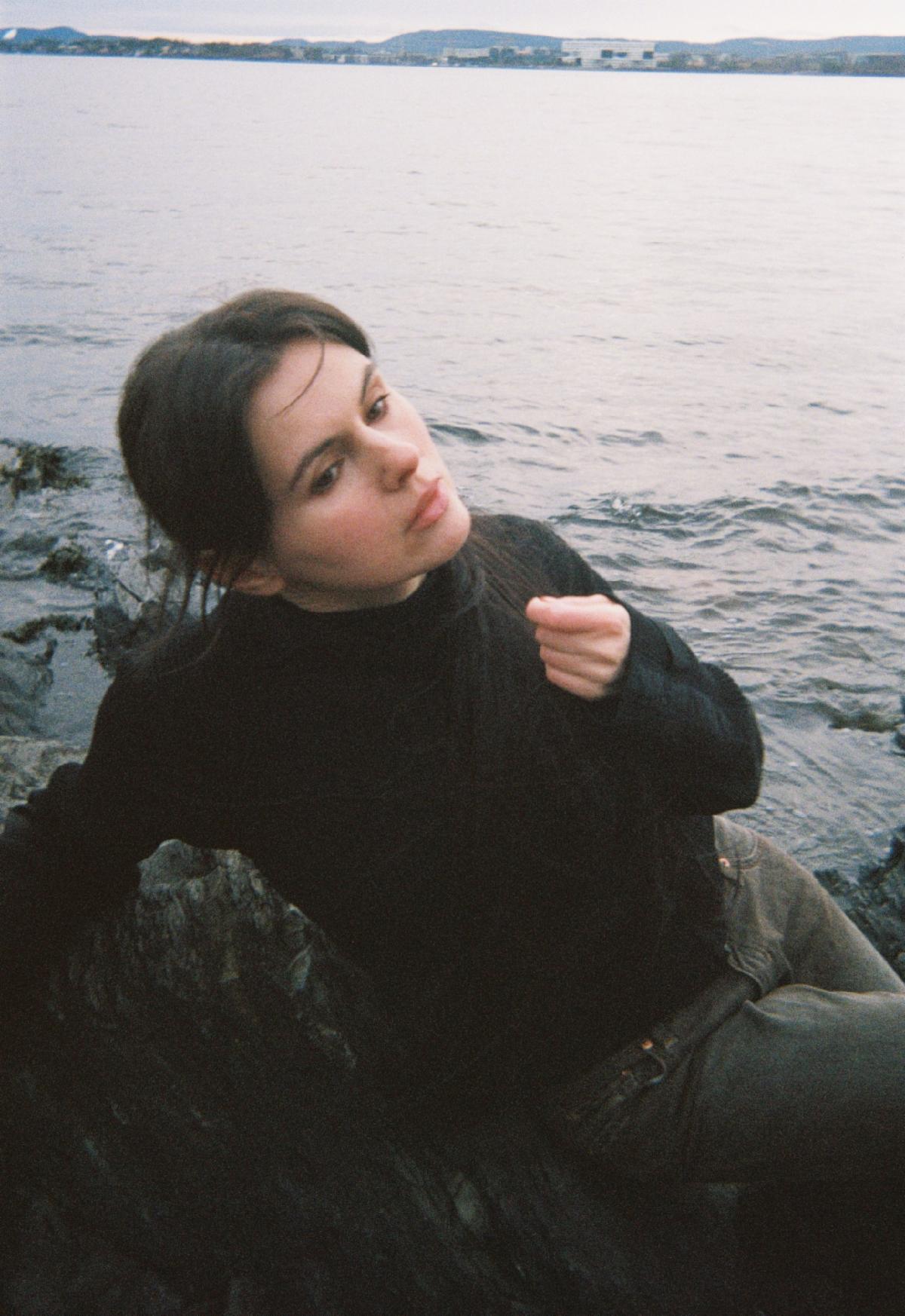 You are currently viewing Zueva unveils new single ‘So Far’