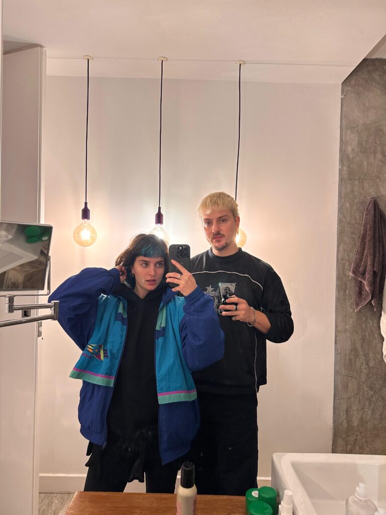 Read more about the article moonvine share debut single ‘cherry spice’