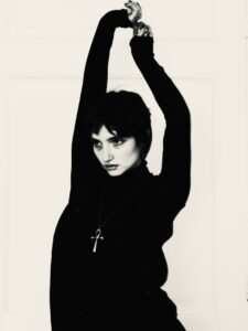 Read more about the article NINON shares new single ‘Aimer quelqu’un de loin’