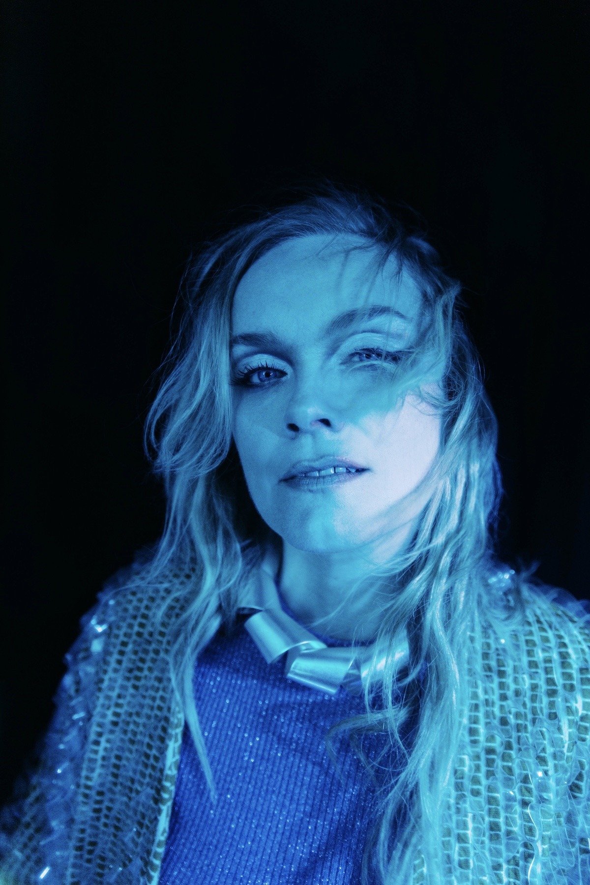 You are currently viewing Ane Brun returns with stunning new single ‘Hold Me’ featuring ARY