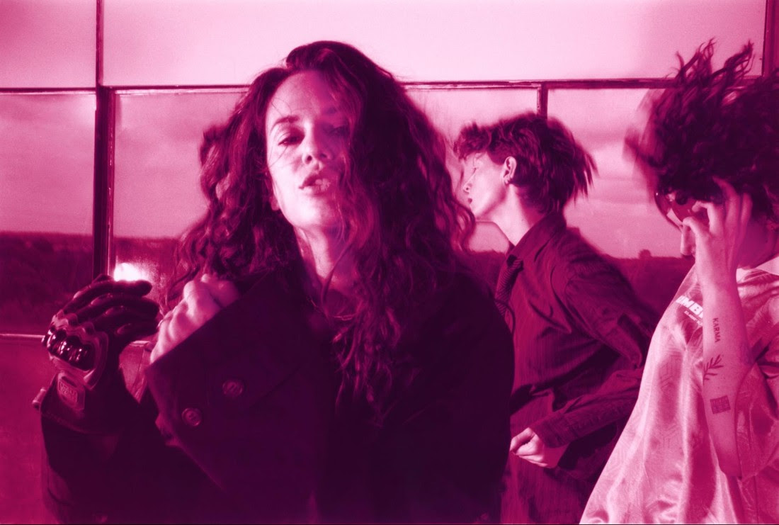 You are currently viewing Friedberg announce new album and share title track ‘Goodwife’